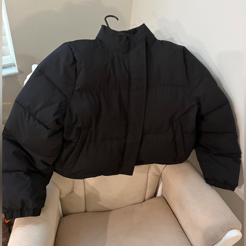 Calvin Klein Infinite Stretch Black Cropped Puffer Jacket EUC Women’s Size XL - Picture 2 of 8